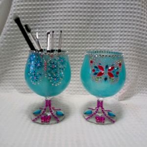 Make up brush holders